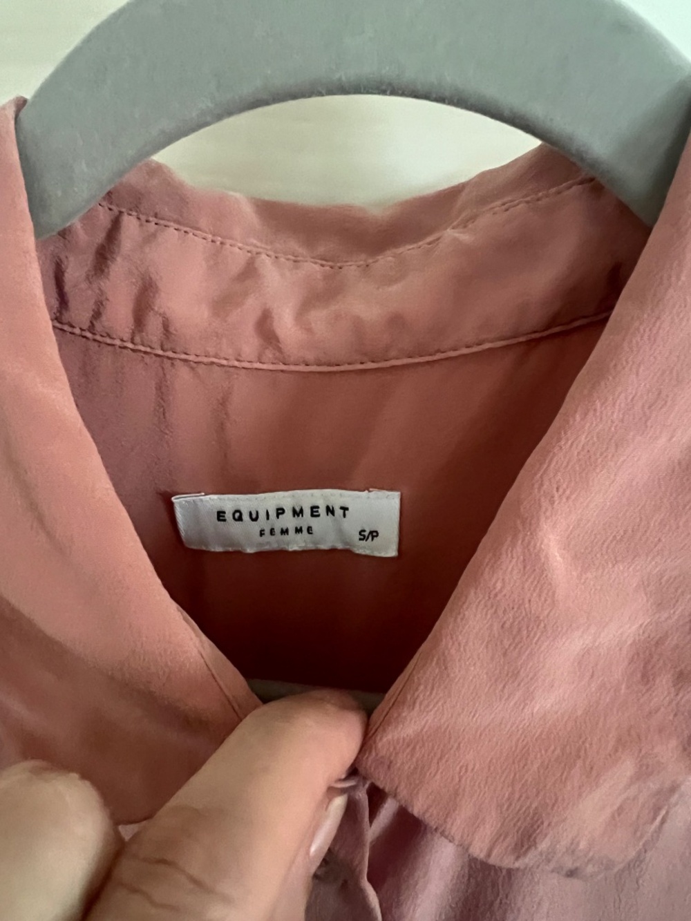 Equipment Femme Blush Pink 100% Silk Button Up Blouse Small - Picture 5 of 5